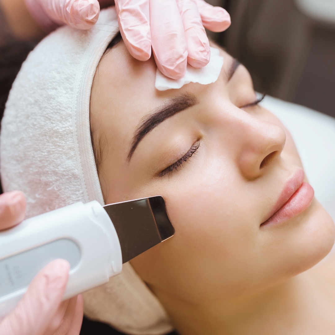 limpieza-facial-con-paleta-ultrasonica